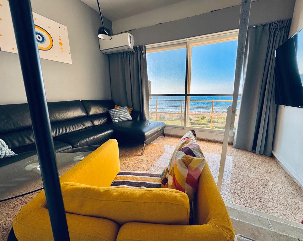 GW317 Квартира с бассейном с видом на море (Gugel Waves Nahariya)