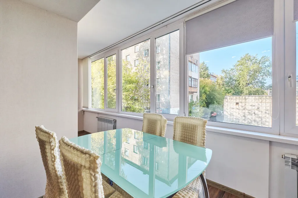 Трехкомнатная квартира у Лагерного сада