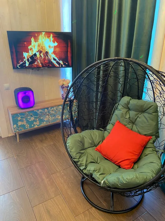 Дом у берёзы с баней в тихом месте возле леса и реки