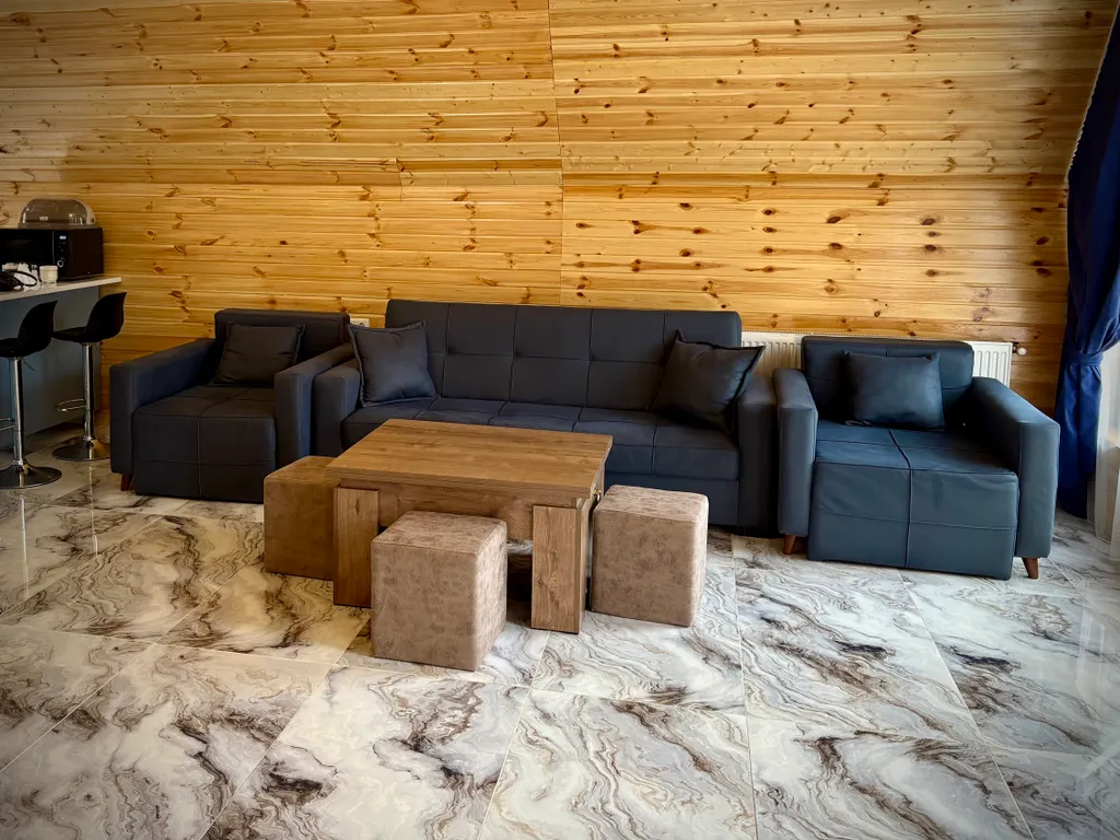 Шале Кедари