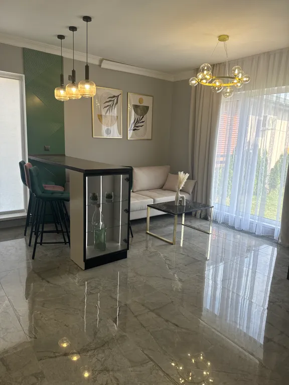 Дом с бассейном