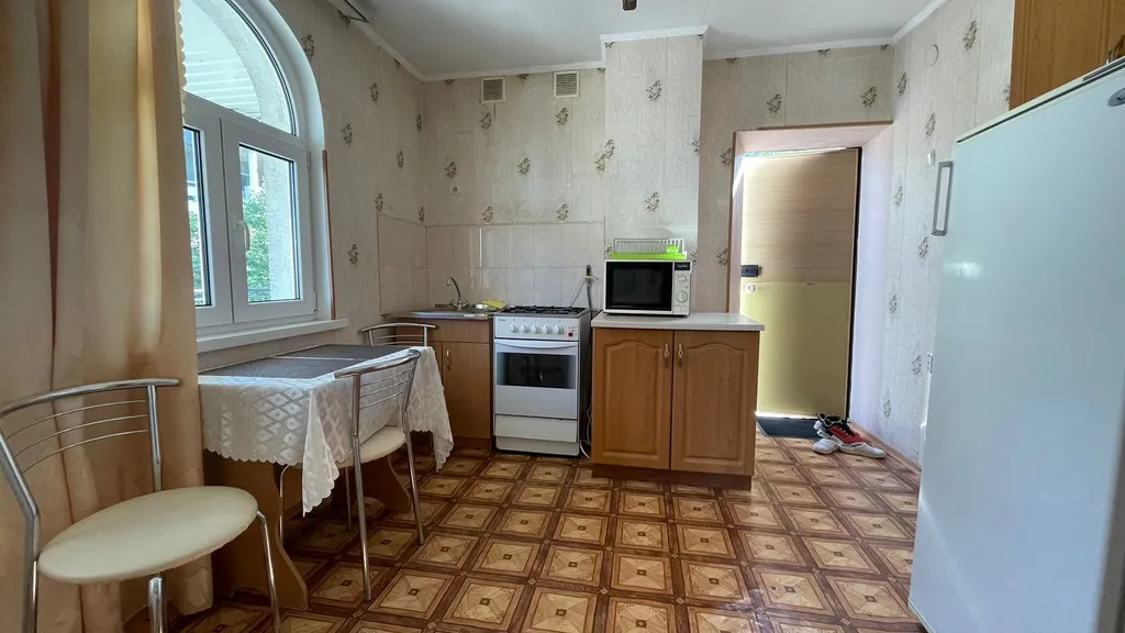 Квартира в гoстевом дoмике в цeнтре с видом на горы