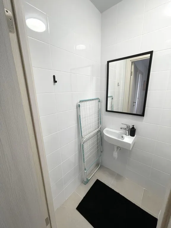 Трехкомнатная квартира с двумя спальнями, рядом с вокзалом