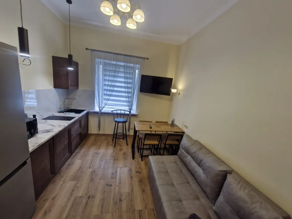 Двухкомнатная квартира в самом центре города со своим двориком и баней — аренда посуточно в Брест