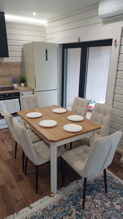 Коттедж Дом с видом на озеро и фруктовый сад — Луга