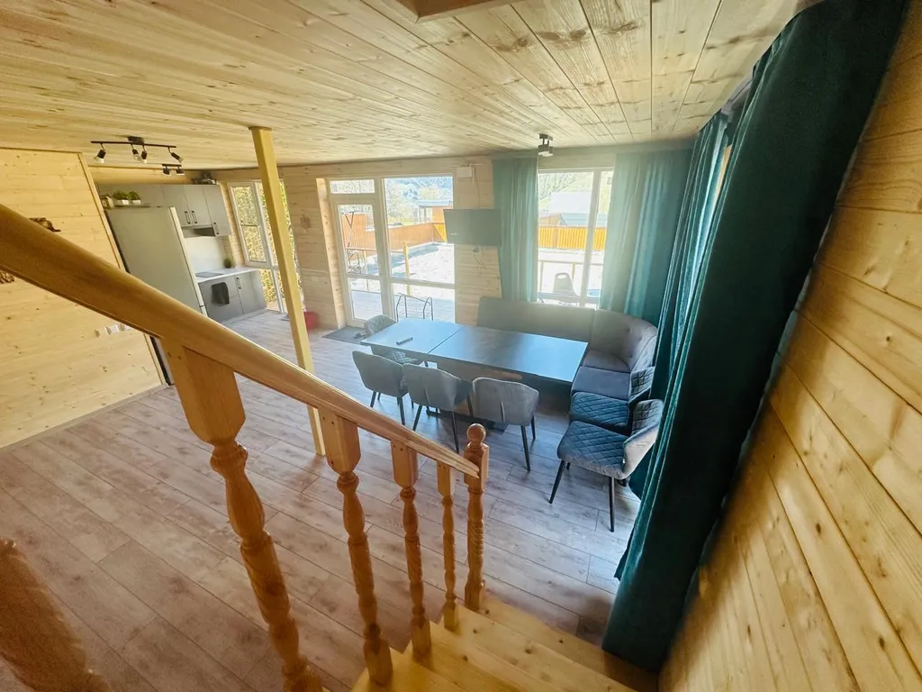 Уютный новый дом в горах