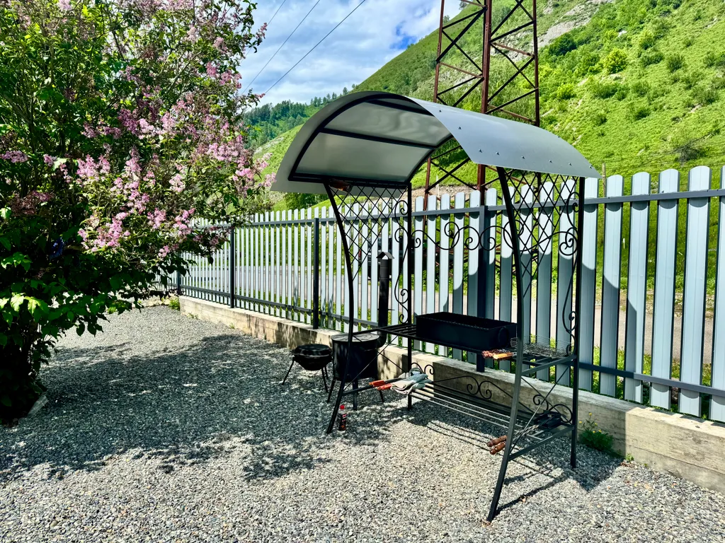 А-фрейм с видом на гору