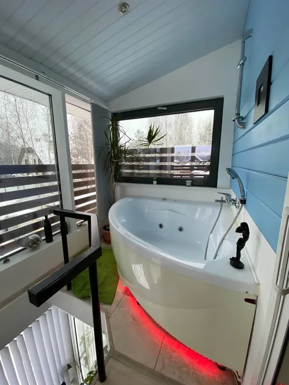 Вилла с гриль-верандой, сауной, купелью и джакузи