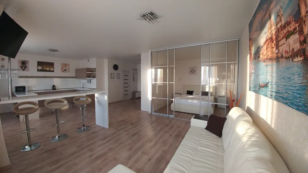 Очень стильная и светлая квартира-студия в центре