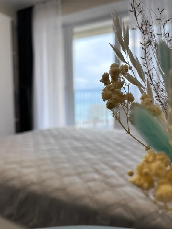 Студия с видом на море