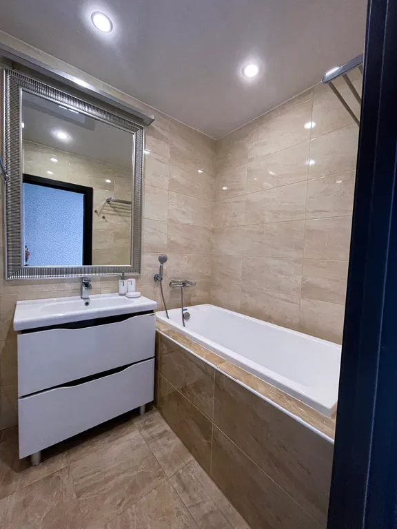 Трехкомнатная квартира на Парнасе