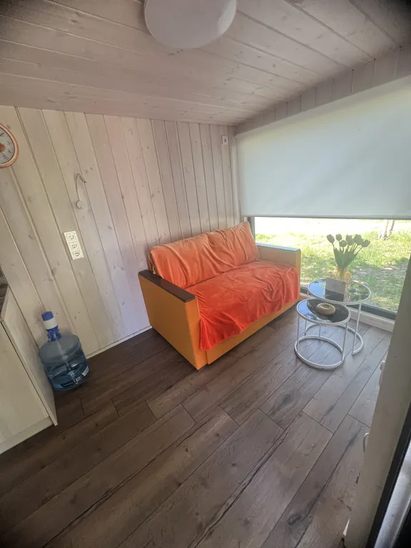 Уютный домик на берегу озера