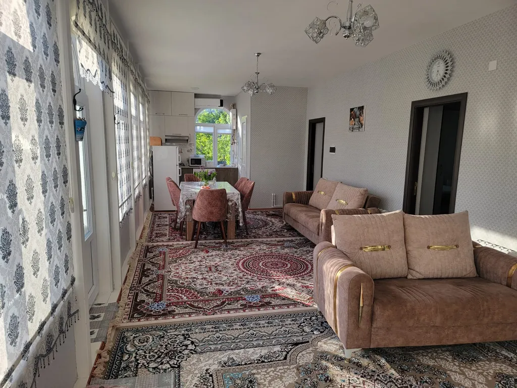 Вилла с садом и видом на горы