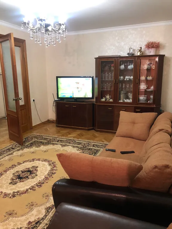 Уютная 3-комнатная квартира в центре — аренда посуточно в Сухум