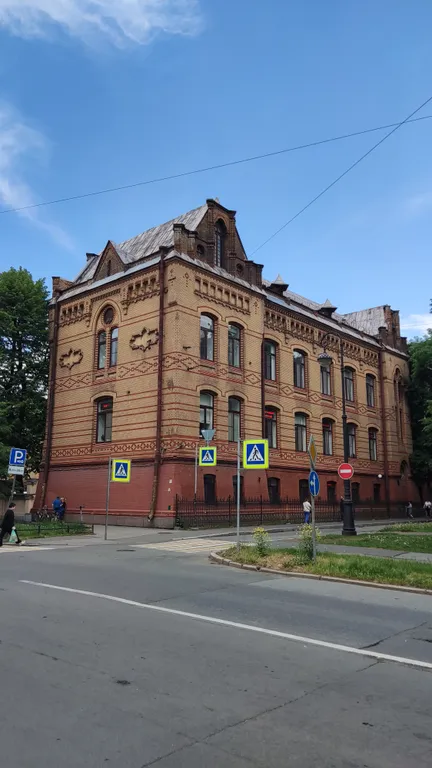 Уютная атмосферная квартира в Петербургском стиле