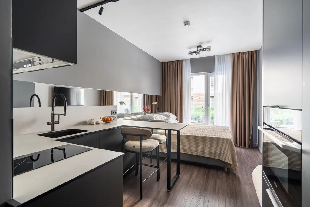 Студия 3Roomz с бассейном и спортзалом