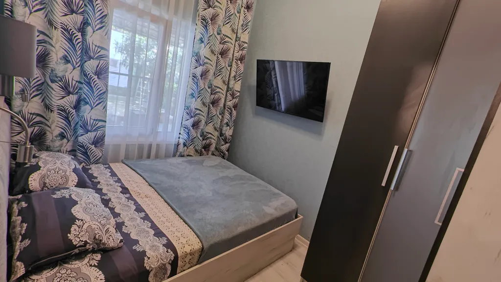 Домик с садом под ключ в пешей доступности от моря