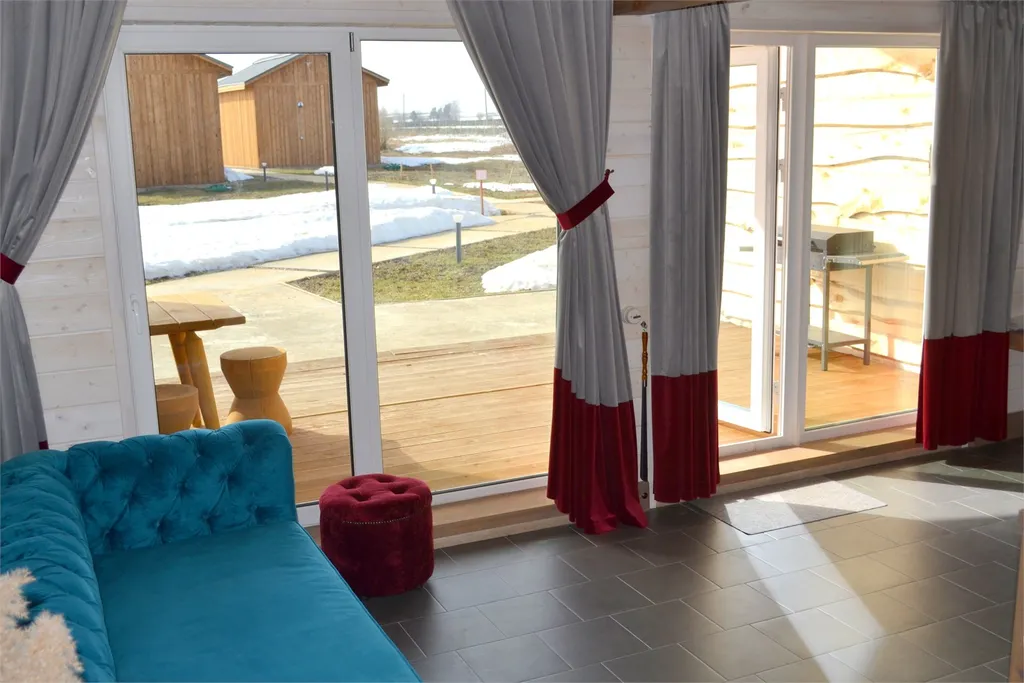 Глэмпинг на берегу реки