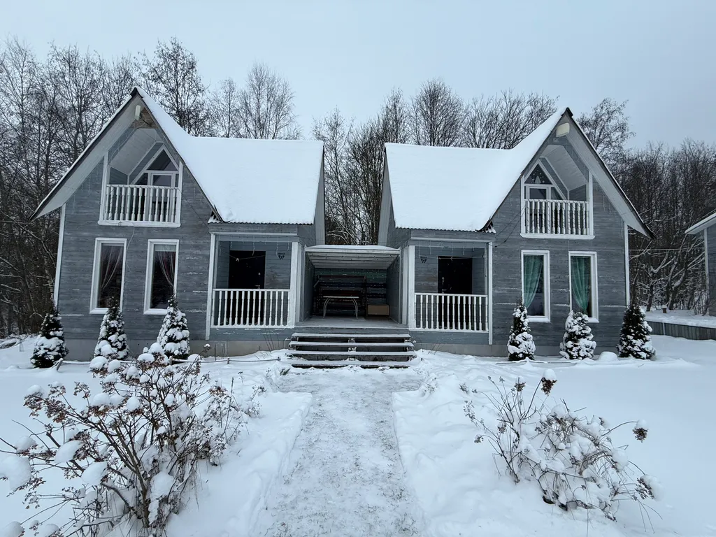 Уютный уголок с видом на горнолыжные трассы