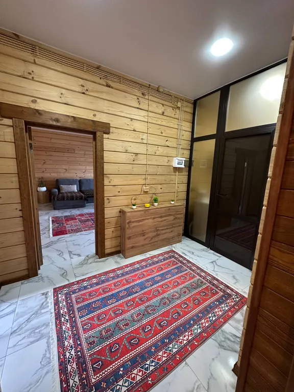 Роскошный эко дом Аквамарин с террасой у водопада и леса