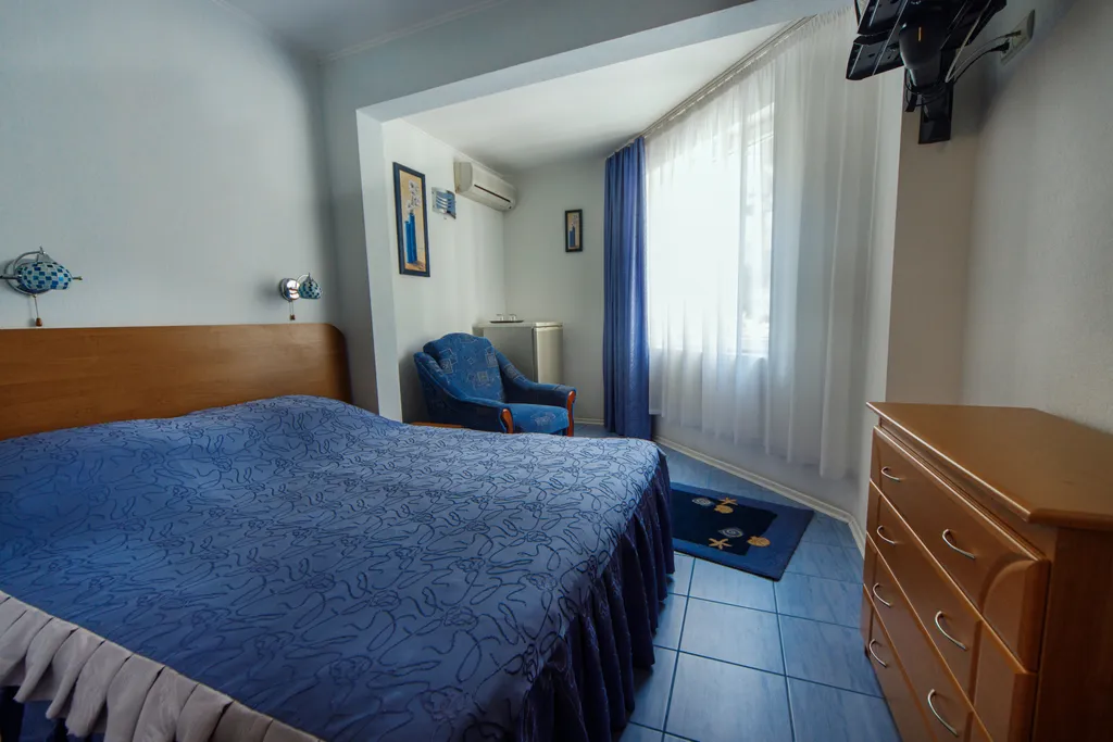 Уютная комната у моря