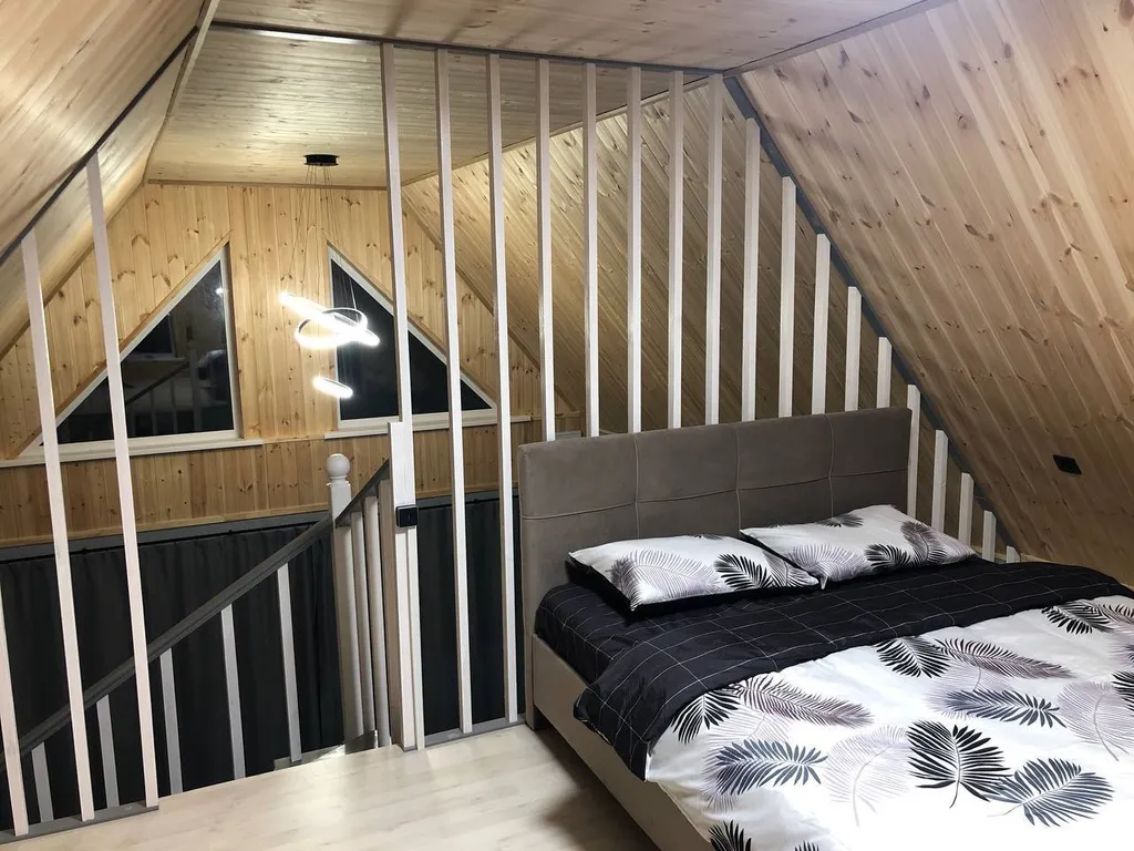 Уютный домик в окружении леса и горячих источников