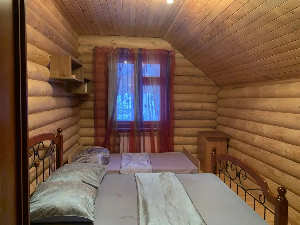 Большой просторный дом из бруса