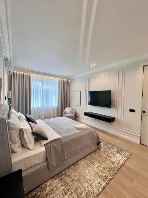 2-комнатный люкс с дизайнерским ремонтом в историческом центре