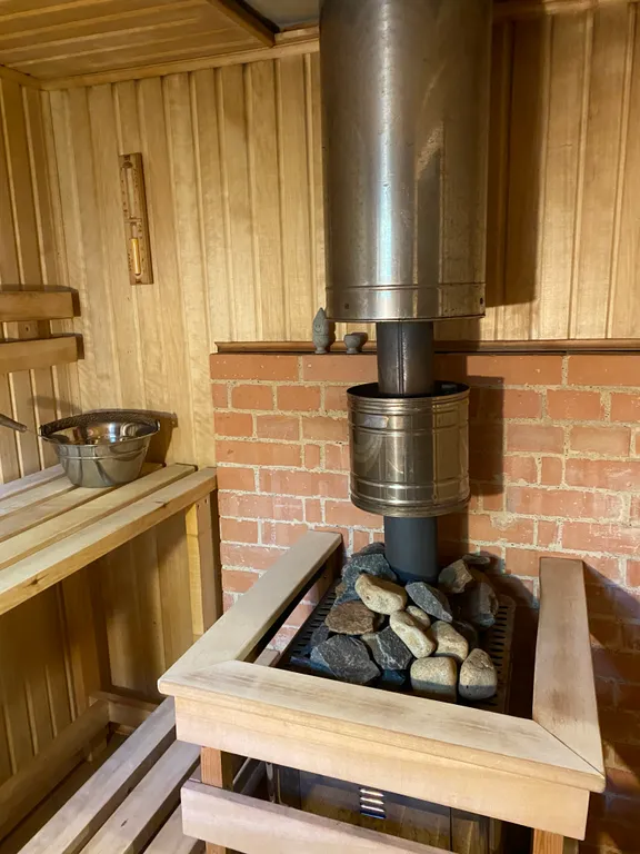 Дом на берегу озера