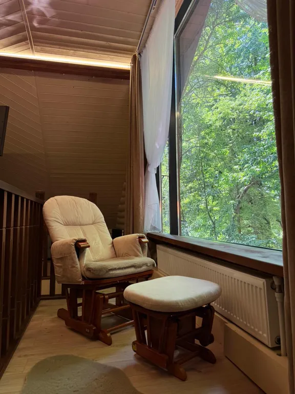 Vip дом с четырьмя спальнями и кухней