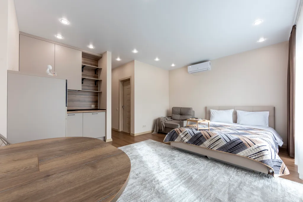 Студия люкс в авторском квартале в центре города