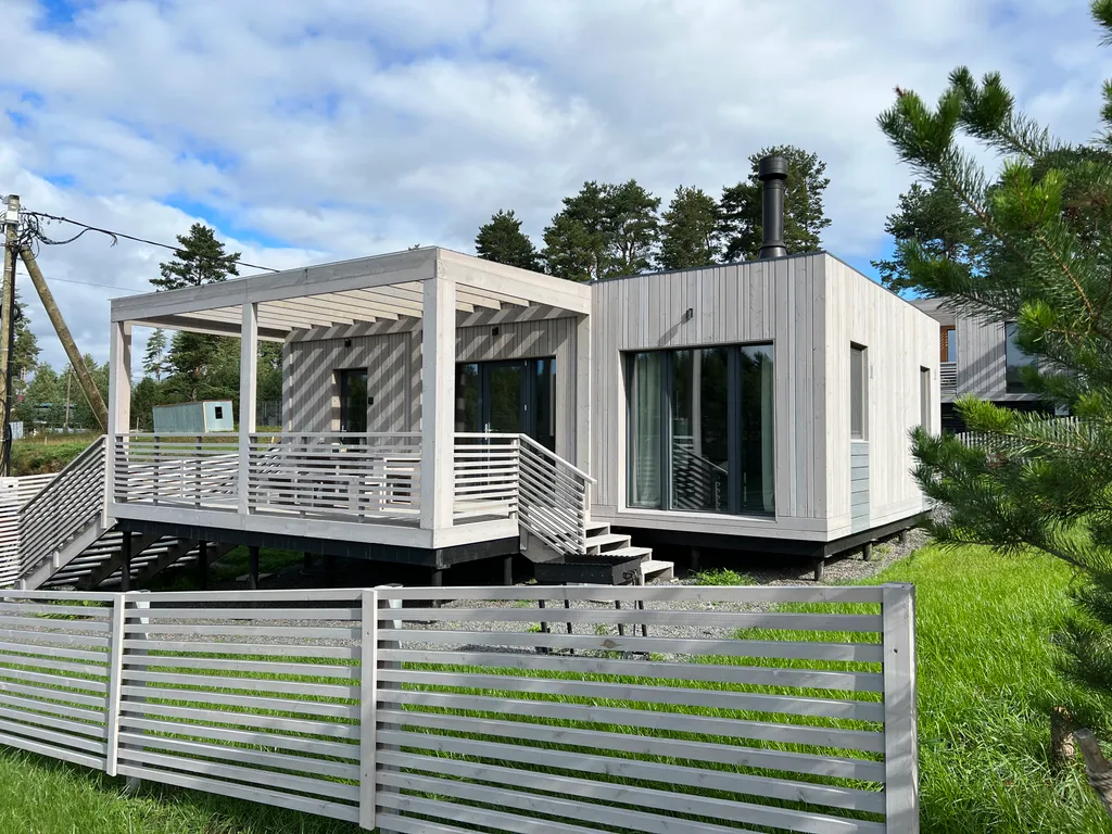 Коттедж Уютный домик на берегу озера — Стеклянный