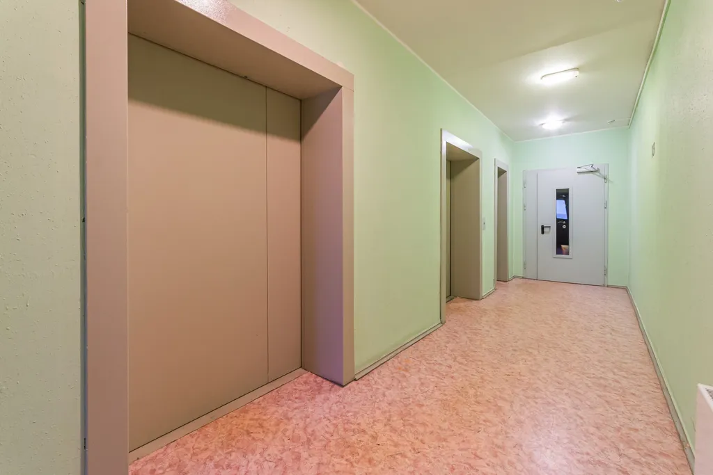 Просторная евротрешка рядом с метро и видом на набережную