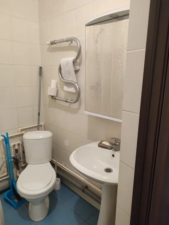 Студия в историческом районе города с красивым видом из окна