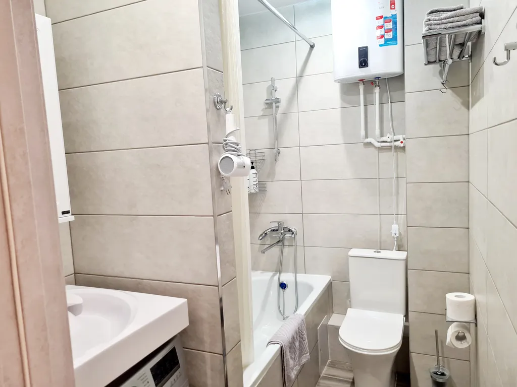 Уютная чистая и теплая студия с прекрасным видом из окна