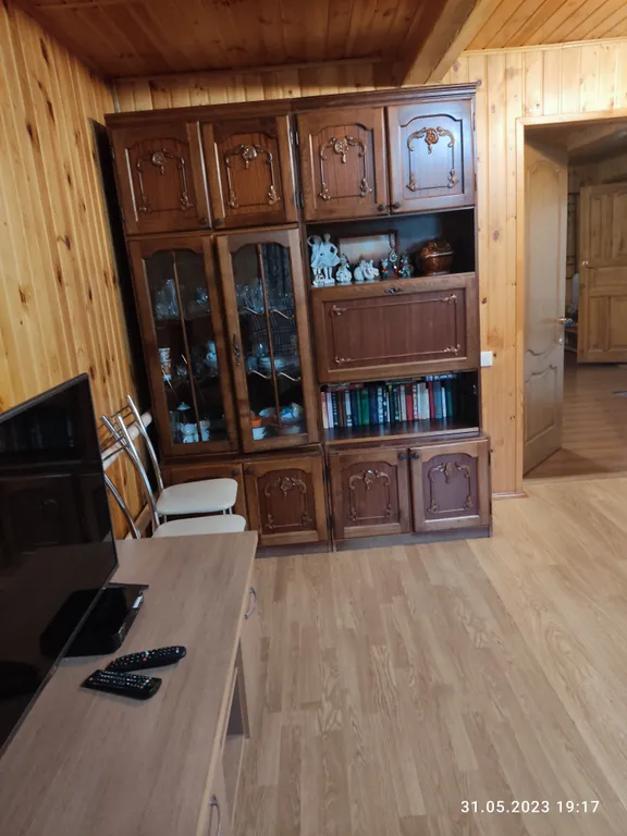 Дом в лесу у реки