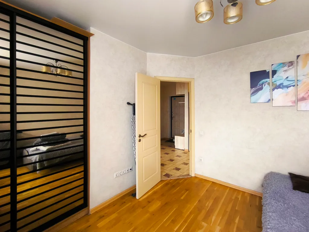 Двухкомнатная квартира с большой кухней