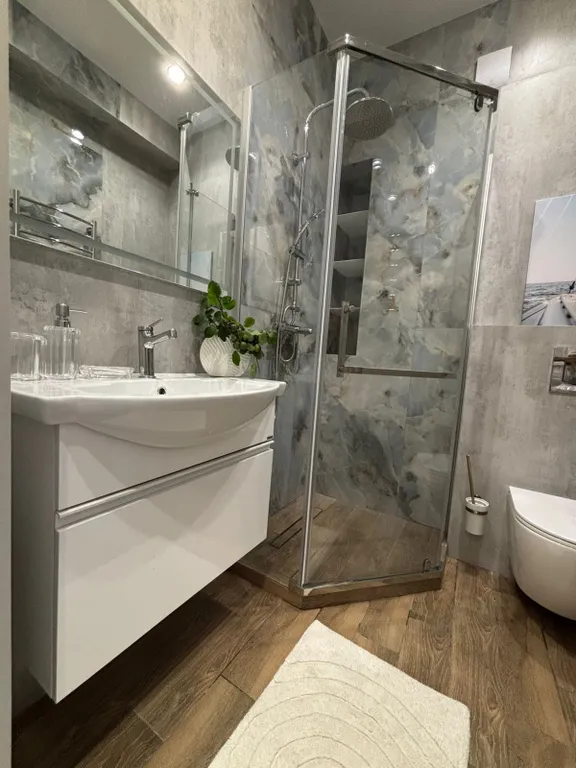 Квартира Двухкомнатная квартира с дизайнерским ремонтом — Адлер