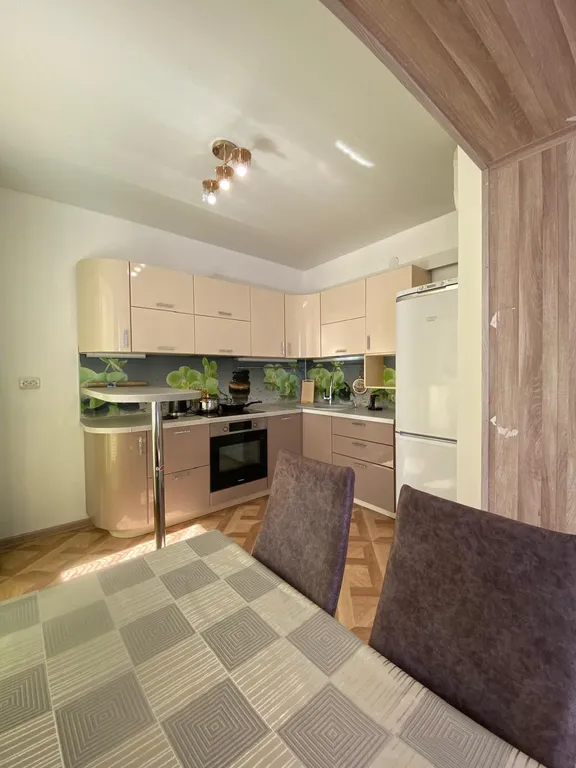 Просторная Евро-двушка для 6 человек. Тихий центр + Бонусы