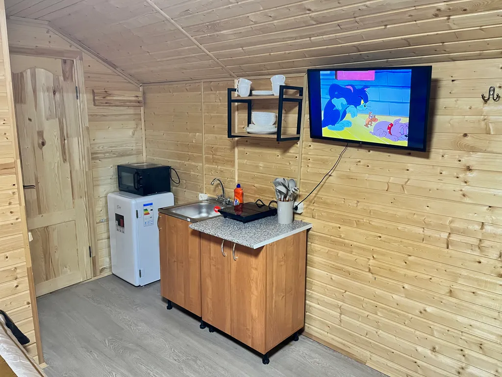 Коттедж на берегу реки и озера