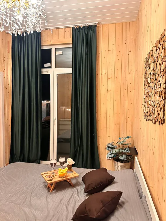 Дом у берёзы с баней в тихом месте возле леса и реки