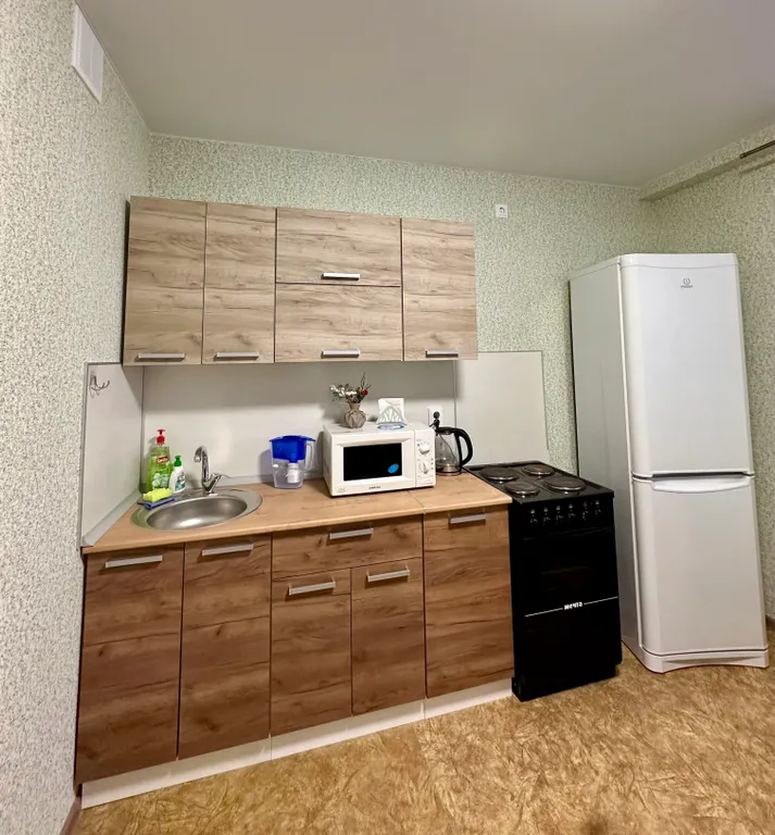 1-ая квартира в Нефтяниках с видом на Иртыш