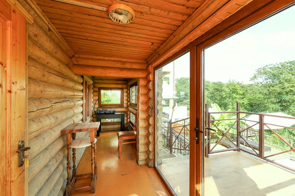 Эко-дом из Сруба с бассейном