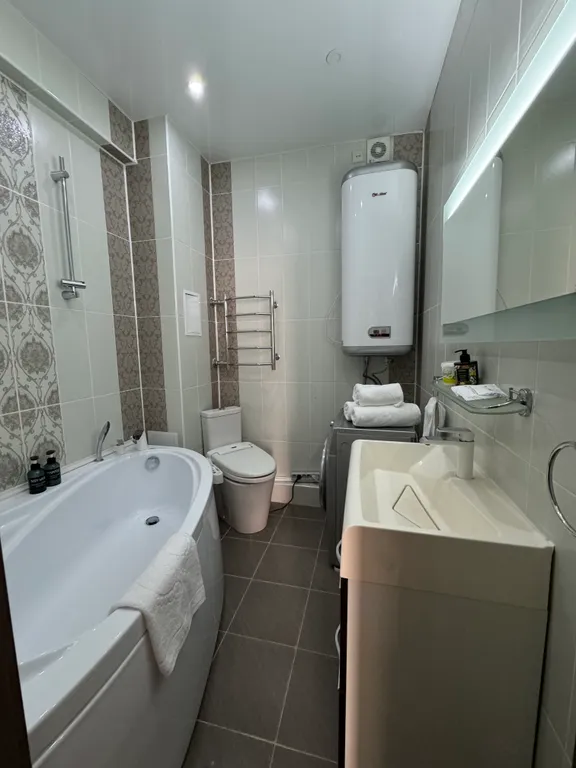 Ухоженная квартира в 7 минутах на авто от Горного Воздуха и площади Победы