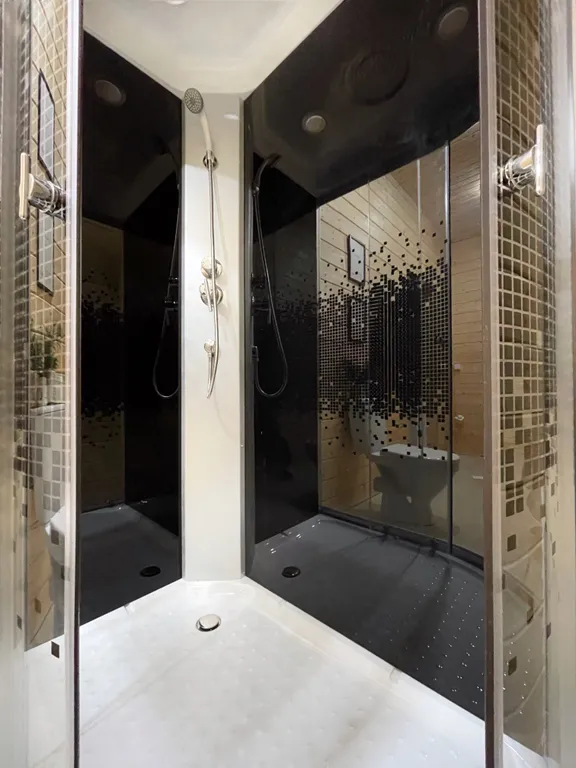 Двухэтажный дом с 3 спальнями и террасой