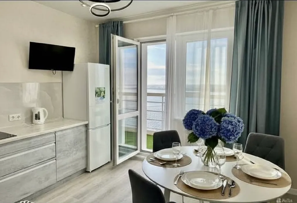 Семейный апартамент с шикарным видом возле реки Амур.