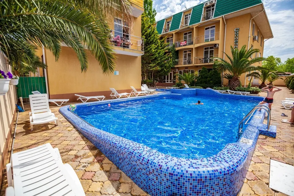 Квартира Квартира Светлая студия у моря с теплым бассейном — Сириус