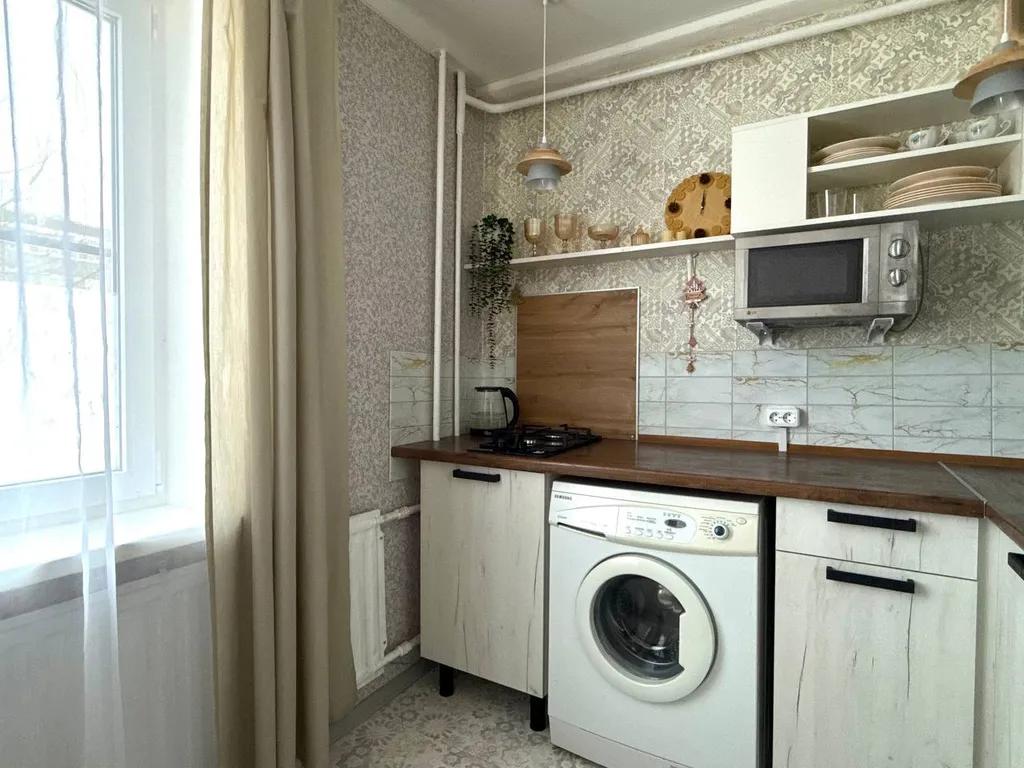 Однушечка со свежим ремонтом у тц Макси