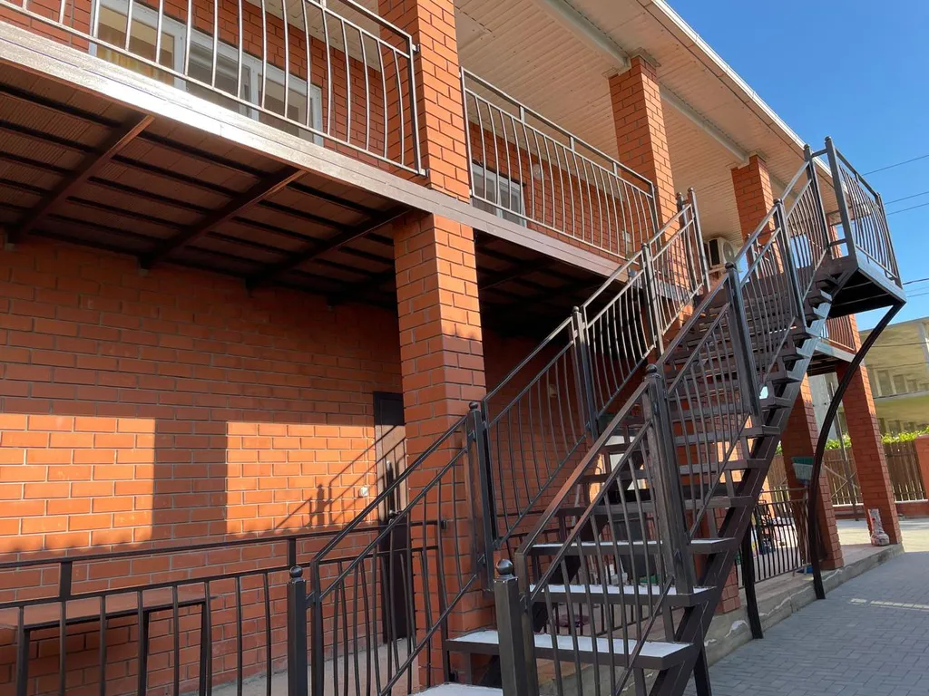 Двухэтажный дом на берегу Азовского моря