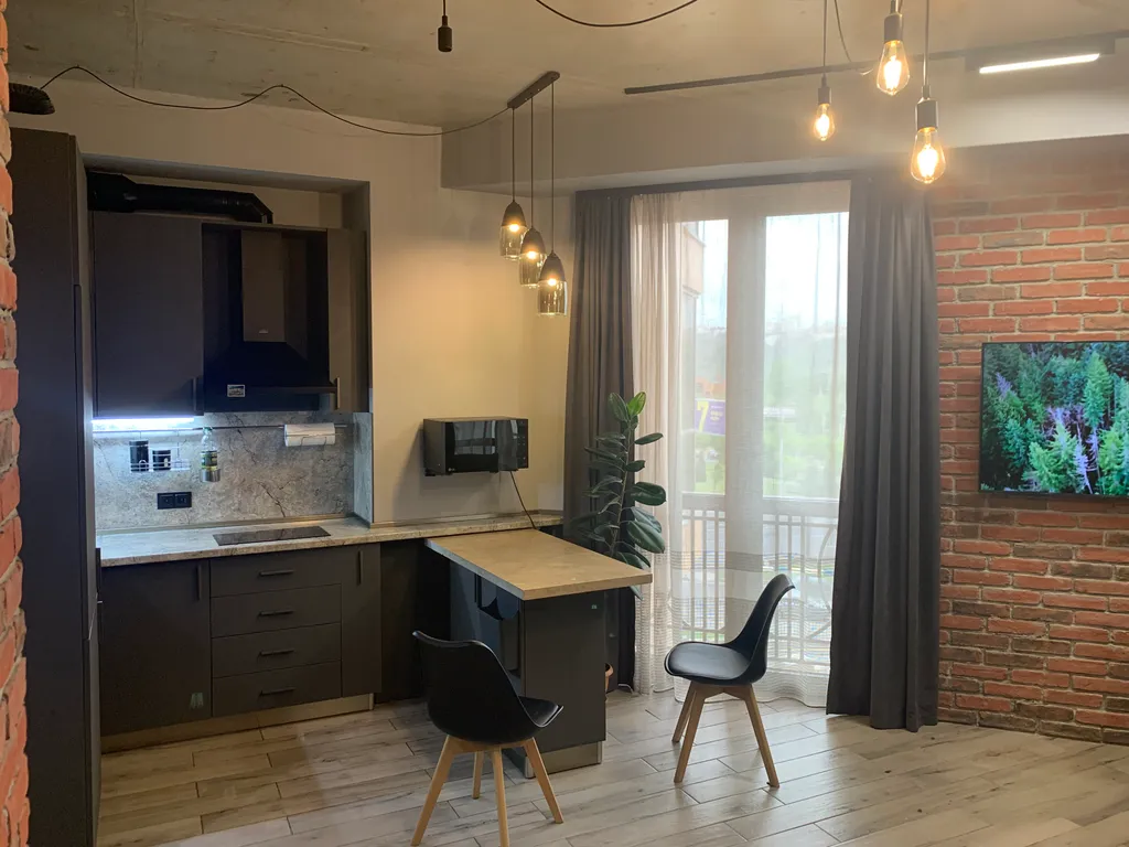 Уютный апартамент с видом на ущелье, расположенный в элитном доме